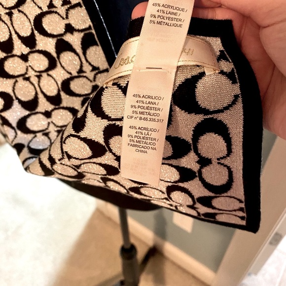 Coach cold weather heat and scarf. - Picture 7 of 8